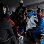 El Govern catal&aacute;n y entidades realojan a desalojados del instituto B9 que despu&eacute;s ocuparon Can Bof&iacute; Vell (Badalona)