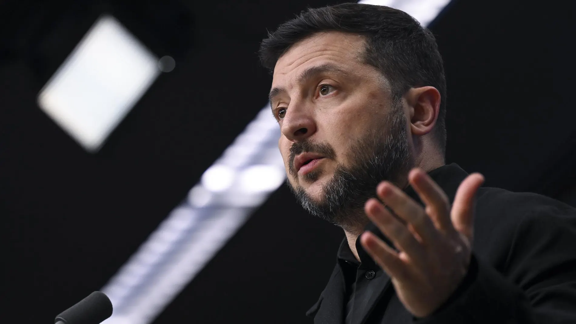 Ucrania.-AMP.-Zelenski revela los detalles del borrador del plan de paz y abre la puerta a retirar sus tropas del Donbás