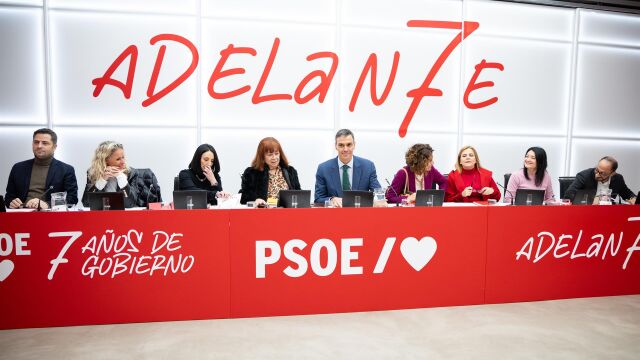 Malestar en el PSOE por la reacci&oacute;n de Ferraz a la debacle en Extremadura: "Es una torpeza"
