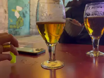 Navidad para las personas con alcoholismo: anticipación psicológica y apoyo social SANTA COLOMA DE GRAMENET/ MONTGAT (BARCELONA), 25/12/2025.- Tener herramientas psicológicas "prefabricadas" y un importante apoyo familiar y de amistades son elementos básicos para que las personas que tienen una adicción al alcohol puedan vivir unas Navidades sanas y seguras.Así lo explican el director del área de Proceso de Atención a las Adicciones del Hospital del Mar de Barcelona, Gerard Mateu Codina, y la directora de los Servicios Transversales de la fundación Projecte Home Catalunya, ...