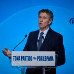 El presidente del Partido Popular, Alberto N&uacute;&ntilde;ez Feij&oacute;o, interviene en un acto con motivo del D&iacute;a Internacional de la Eliminaci&oacute;n de la Violencia contra la Mujer, que se conmemora el 25 de noviembre, este lunes en la sede de la formaci&oacute;n