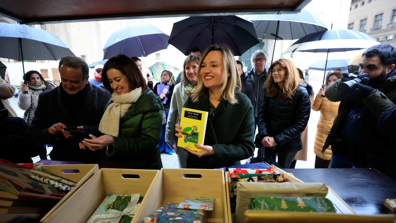 Pilar Alegría sufre el «efecto Sánchez» en precampaña