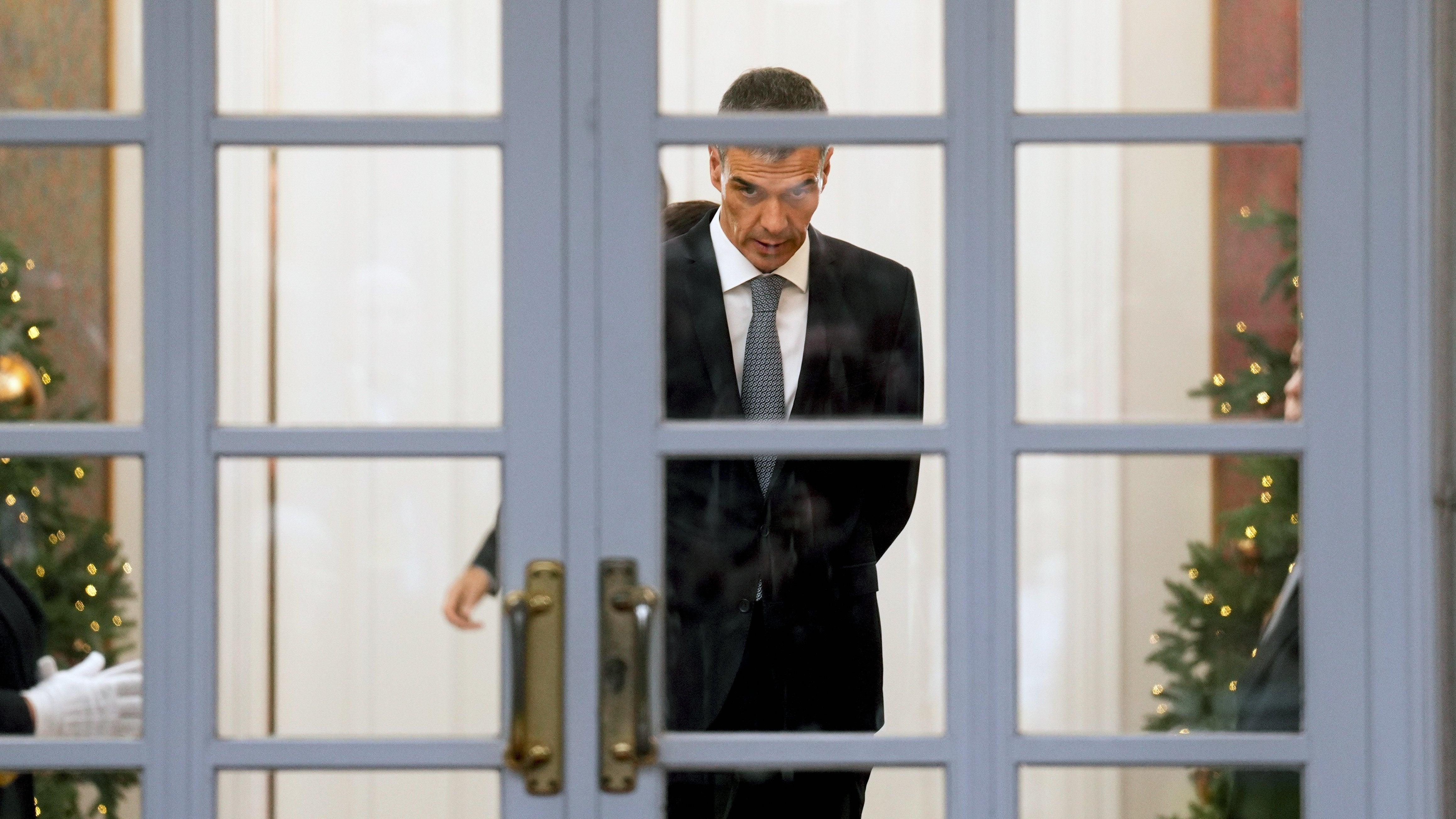 Moncloa se activa para sacar a la izquierda a la calle