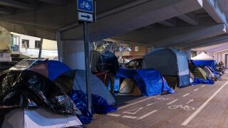 153 personas han sido realojadas tras el desalojo del antiguo instituto B9 de Badalona (Barcelona)