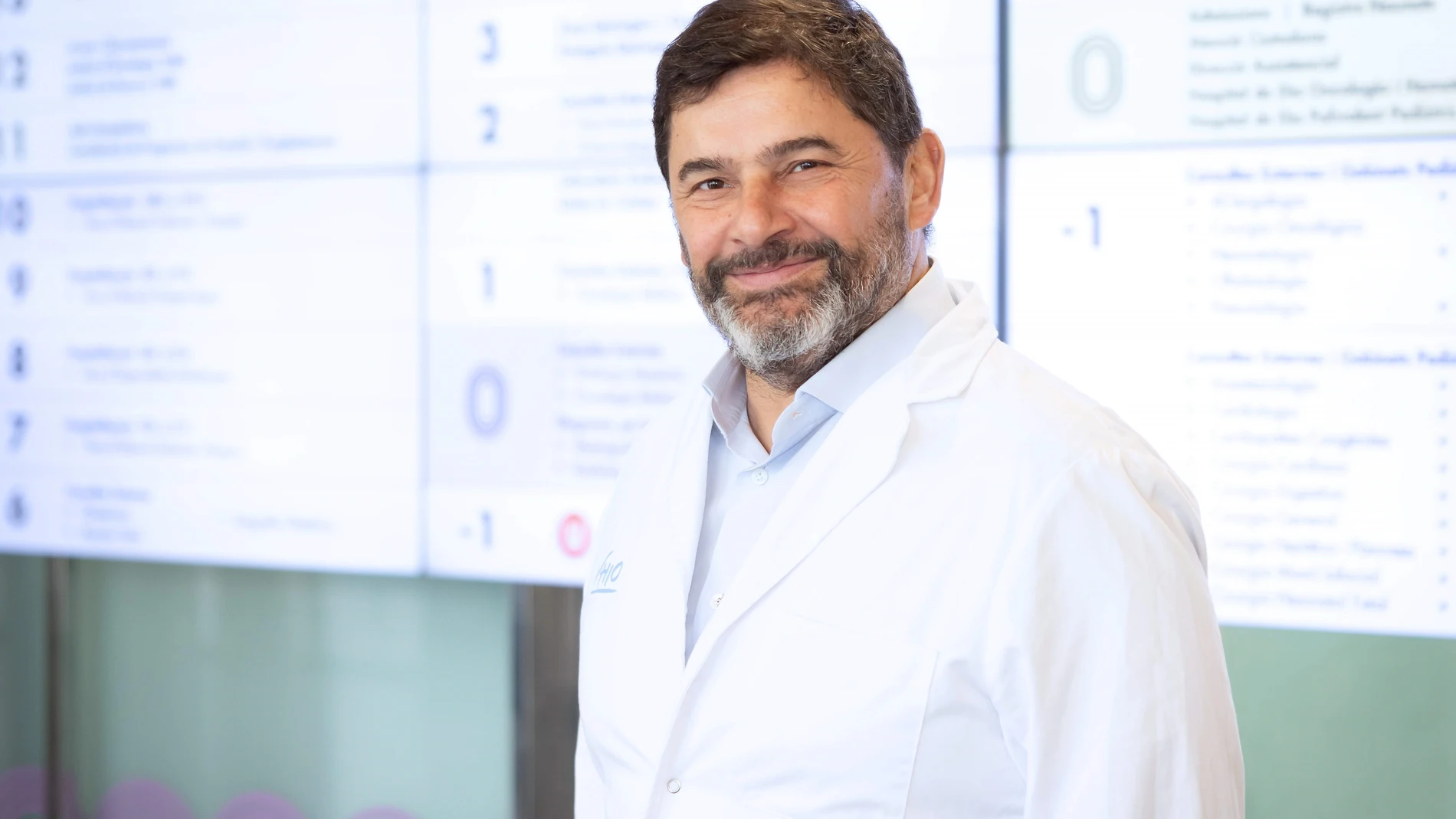 El Dr. Francesc Bosch, jefe del Servicio de Hematología del Hospital Universitario Vall d'Hebron del Grupo de Hematología Experimental del VHIO REMITIDA / HANDOUT por VALL D'HEBRON INSTITUTE OF ONCOLOGY Fotografía remitida a medios de comunicación exclusivamente para ilustrar la noticia a la que hace referencia la imagen, y citando la procedencia de la imagen en la firma 30/12/2025