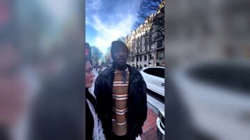 El actor Sambou Diaby denuncia que le echaron de un bar en Bilbao: "Aqu&iacute; no puedes vender"