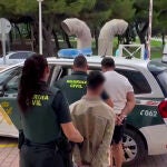 Dos detenidos en Alicante por su implicaci&oacute;n en hurtos a personas mayores con el "m&eacute;todo del abrazo"