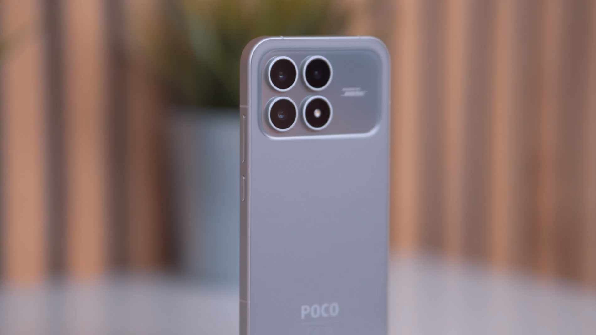 POCO F8 Pro tiene un sistema de tres cámaras traseras