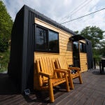 La minicasa Mizuho desaf&iacute;a a la l&oacute;gica y cubre todas las necesidades