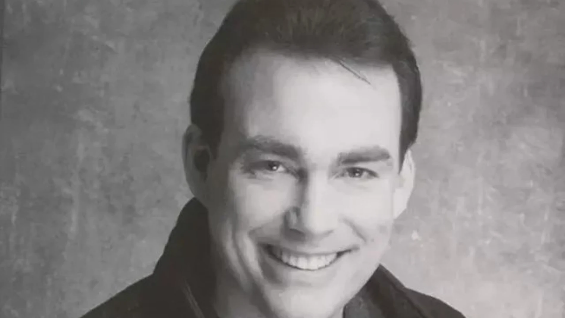 Muere el comediante y presentador John Mulrooney, a los 67 años