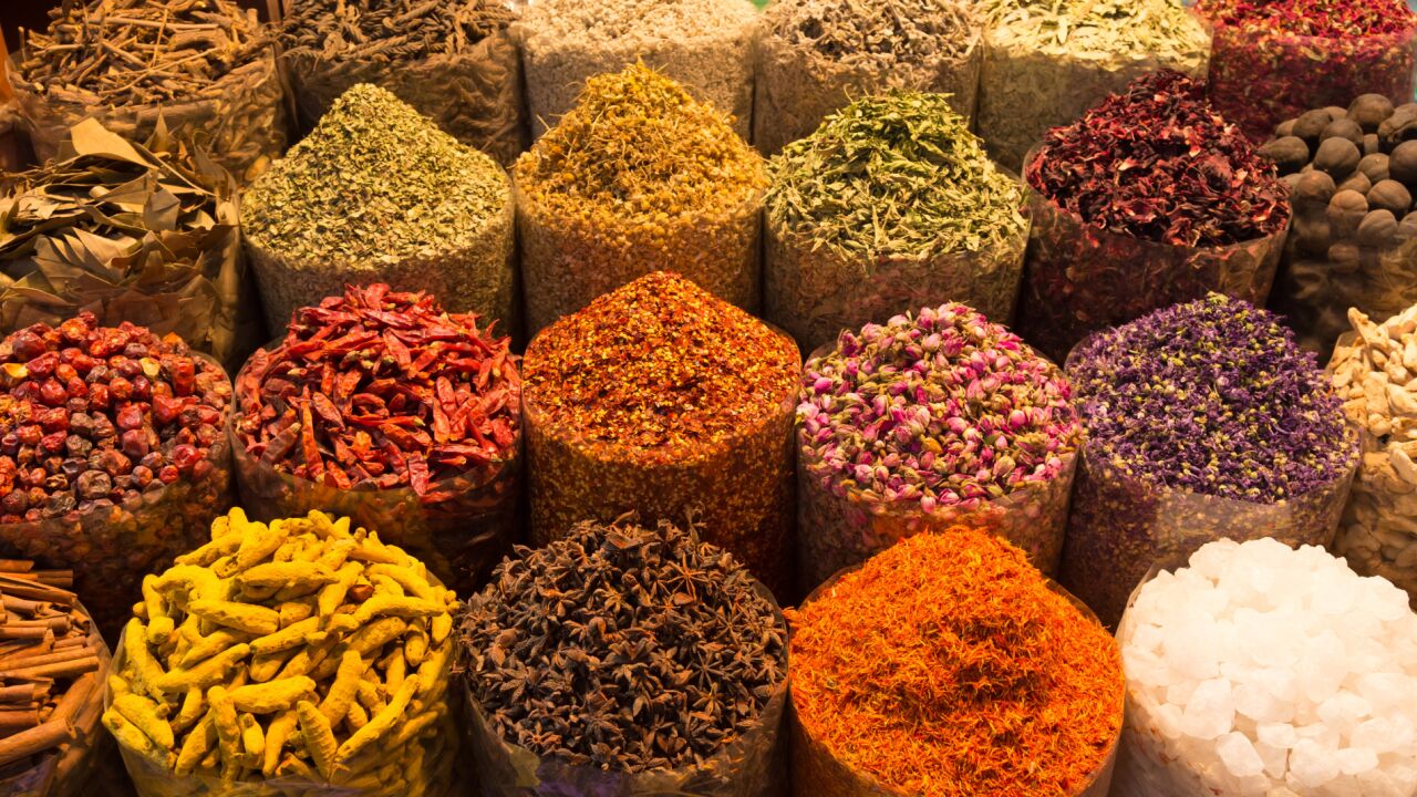 Una española viaja a Marruecos y no se corta sobre el aceite de oliva que venden allí: "Mira el color que tiene"