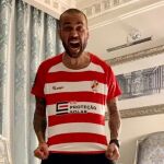 Dani Alves desembarca en Portugal