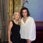 El vestido de tweed negro de Carmen Lomana.