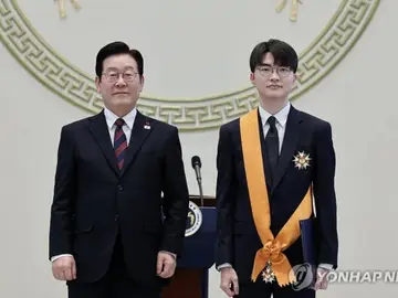 Faker recibe la Orden Cheongnyong, el mayor honor deportivo de Corea del Sur Faker recibe la Orden Cheongnyong, el mayor honor deportivo de Corea del Sur