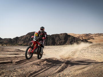 68 SCHAREINA Tosha (esp), Monster Energy Honda HRC, Honda, Rally GP, FIM W2RC, action during the Stage 2 of the Dakar 2026, on January 5, 2026 between Yanbu and Al-Ula, Saudi Arabia - Photo Frederic LE FLOC'H / DPPIAFP7 05/01/2026 ONLY FOR USE IN SPAIN