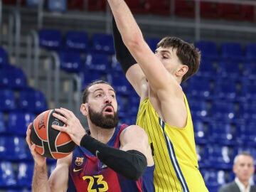 Tornike Shengelia of FC Barcelona in action during the EuroLeague Regular Season Round 20 match played between FC Barcelona and Maccabi Rapyd Tel Aviv at Palau Blaugrana on January 06, 2026 in Barcelona, Spain.AFP7 06/01/2026 ONLY FOR USE IN SPAIN