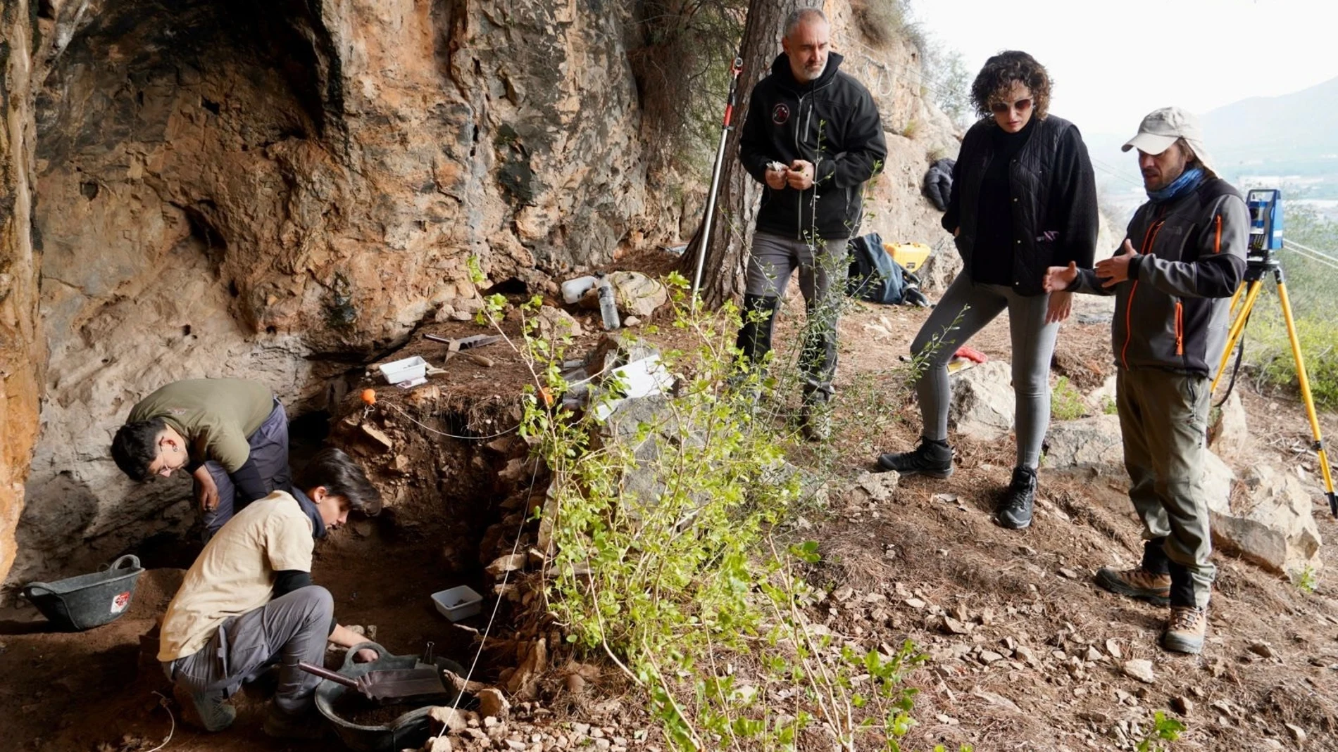 El Abrigo de La Capilla revela vestigios de hace 30.000 años de los primeros pobladores de Santomera (Murcia)