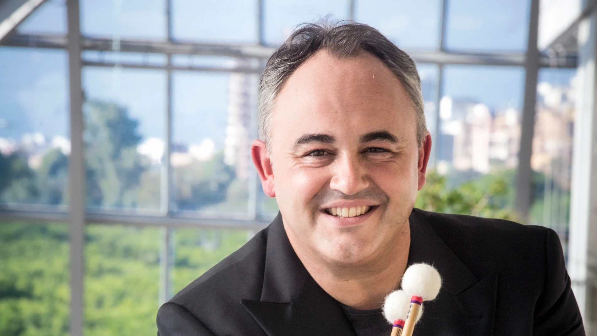 Javier Eguillor, músico y percusionista: «Se vive un momento de gloria en el Palau de la Música de Valencia»