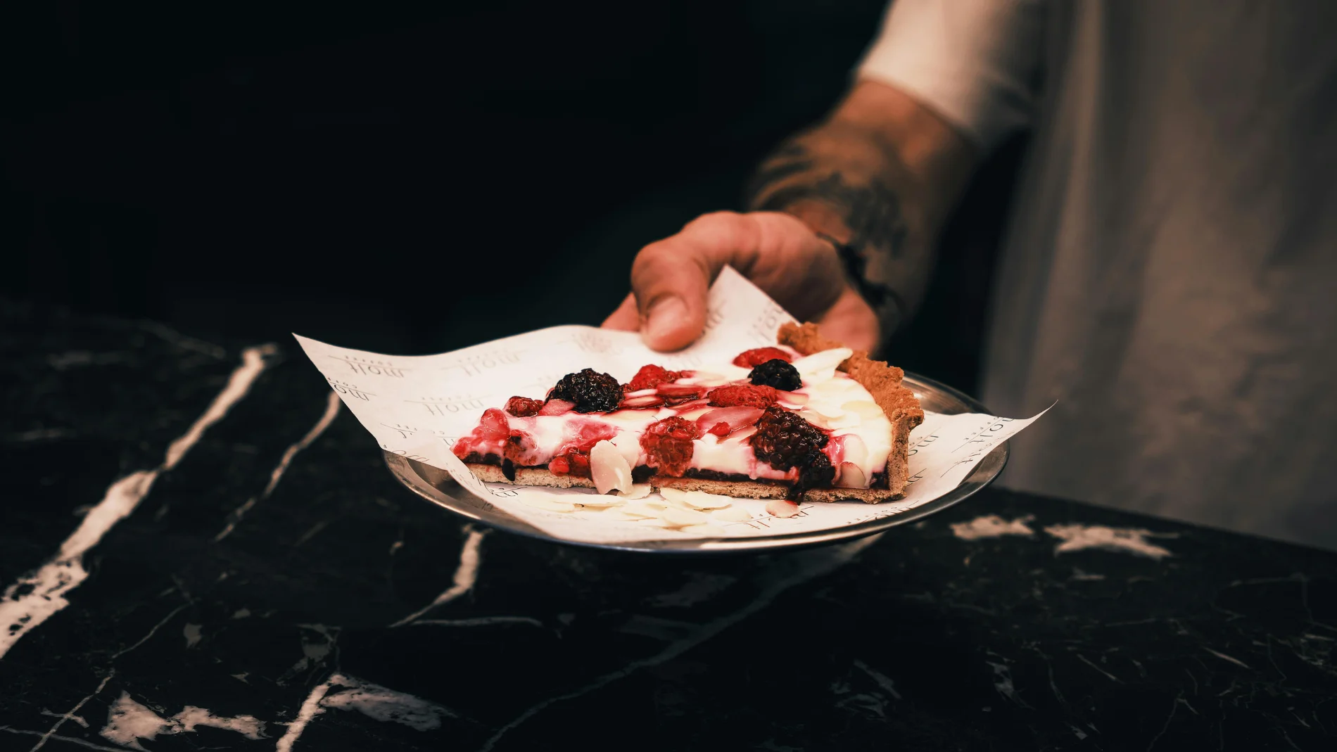 Una trabajadora asegura que la gente no quiere trabajar en hostelería por culpa de la mentalidad de los clientes: "No siempre tienen la razón"