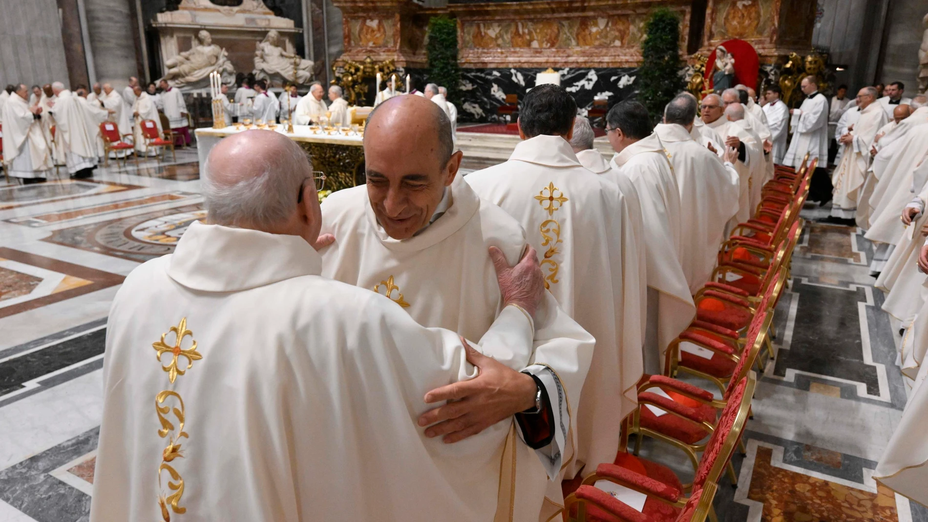 VATICAN CITY (Vatican City State (Holy See)), 08/01/2026.- A handout picture provided by the Vatican Media shows cardinals move in a procession as Pope Leo XIV holds a Mass with the cardinals participating in the Extraordinary Consistory in St Peter's Basilica at Vatican City, 08 January 2026. (Papa) EFE/EPA/VATICAN MEDIA HANDOUT HANDOUT EDITORIAL USE ONLY/NO SALES