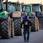 Los agricultores bloquean carreteras y el Puerto de Tarragona por el acuerdo con Mercosur