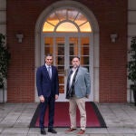 S&aacute;nchez recibe a Junqueras en Moncloa