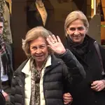 La Reina Sofía disfrutó de una comida navideña junto a las infantas Elena y Cristina