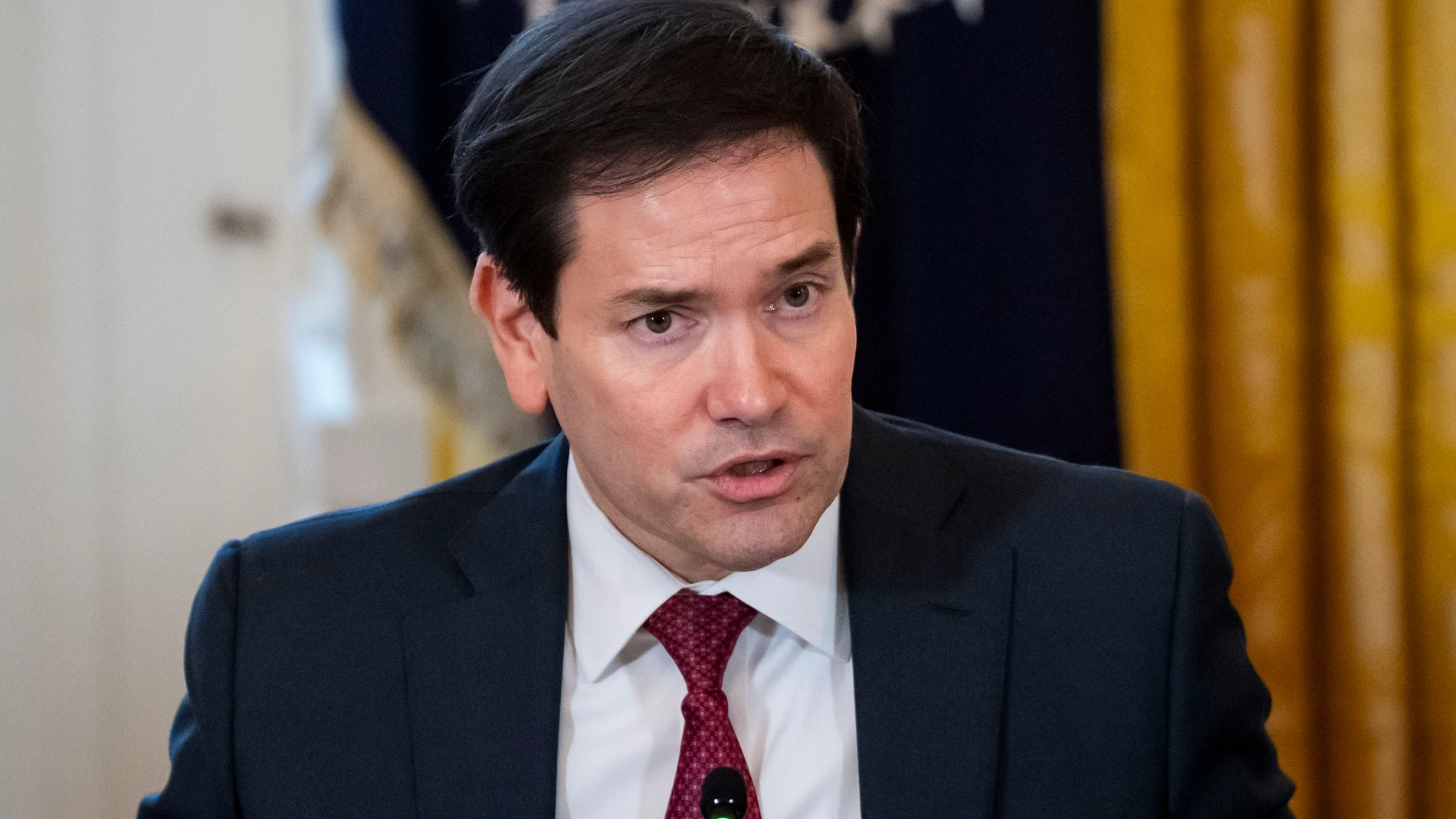 WASHINGTON (United States), 09/01/2026.- US Secretary of State Marco Rubio speaks during a meeting with oil and gas executives in the East Room of the White House in Washington, DC, USA, 09 January 2026. The meeting included executives from Exxon, Shell, Chevron, and Conoco. US President Trump is hoping to persuade oil executives to return to Venezuela. EFE/EPA/BONNIE CASH / POOL