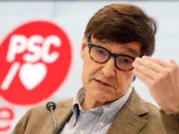 Illa defiende que el nuevo modelo de financiación autonómica es "el mejor de la historia" GRAFCAT6438. BARCELONA, 10/01/2026.- El presidente de la Generalitat de Cataluña y líder del PSC, Salvador Illa, interviene en el Consell Nacional extraordinario del PSC donde ha defendido este sábado que el nuevo modelo de financiación autonómica es "el mejor de la historia, sin paliativos", pues es una propuesta en la que "nadie pierde y todo el mundo gana". EFE/Alberto Estevez