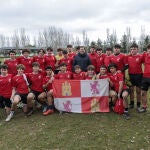 Fern&aacute;ndez Ma&ntilde;ueco junto con con el combinado campe&oacute;n