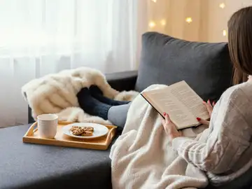 Las personas que prefiere quedarse en casa por la noche tienen una inteligencia especial y la ciencia la ha descubierto Las personas que prefiere quedarse en casa por la noche tienen una inteligencia especial y la ciencia la ha descubierto