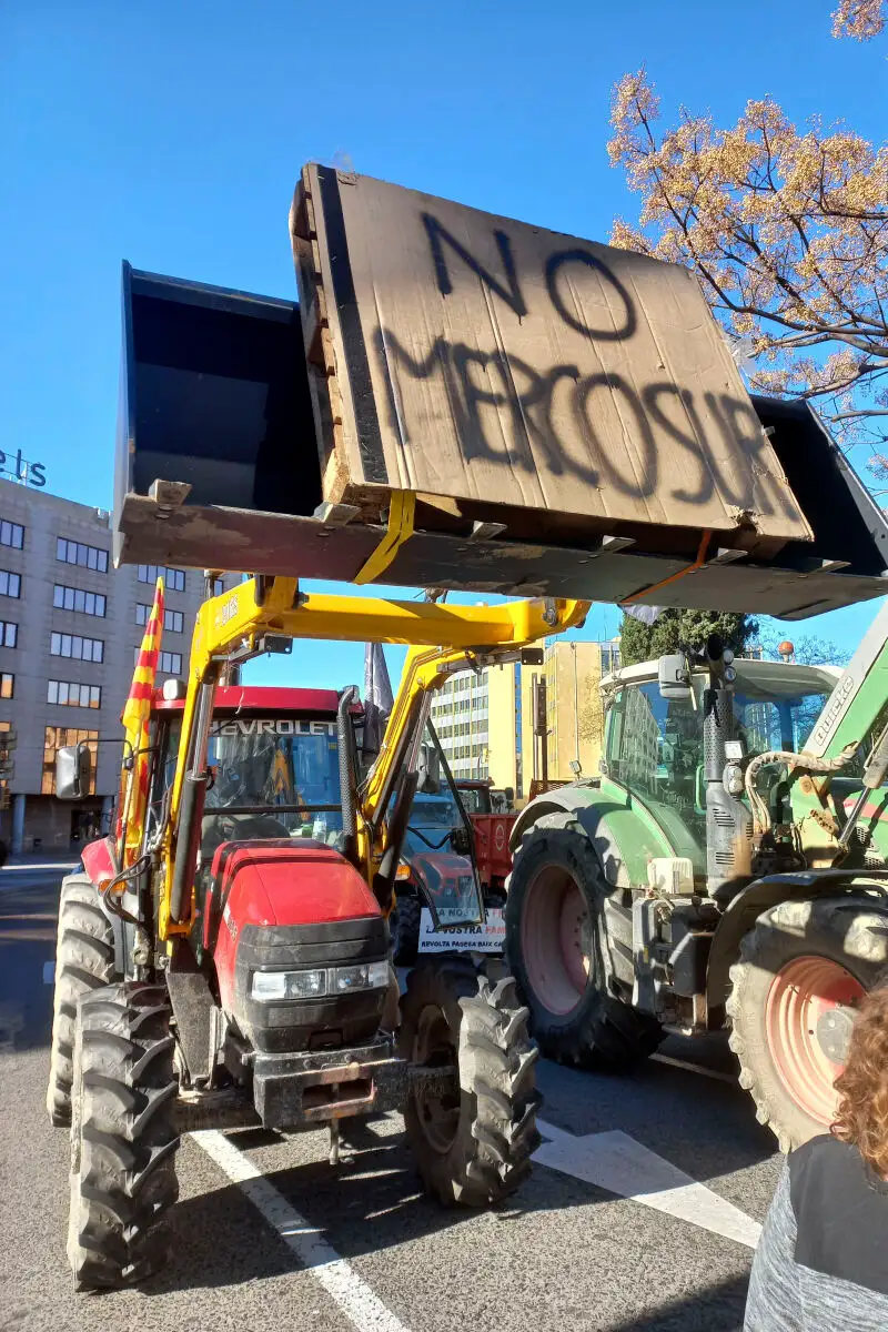 Los agricultores colapsan el centro de Tarragona contra el acuerdo UE-Mercosur