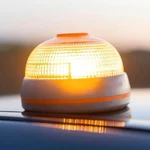 MADRID.-Vox llevará a la Asamblea que se suspenda la obligatoriedad de la baliza V16 hasta que haya "estudios independientes"