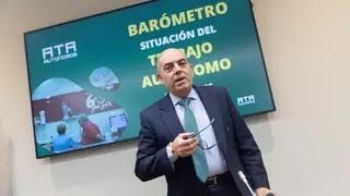 El presidente de ATA, Lorenzo Amor, durante una rueda de prensa, en la sede de la CEOE, a 12 de enero de 2026, en Madrid (España). Durante su comparecencia ha presentado el Barómetro de ATA correspondiente al cierre de 2025. El presidente de ATA, Lorenzo Amor, durante una rueda de prensa, en la sede de la CEOE, a 12 de enero de 2026, en Madrid (España). Durante su comparecencia ha presentado el Barómetro de ATA correspondiente al cierre de 2025.