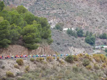 Ciclismo.- Seis World Tour, 13 ProTeam y un Continental competirán en la Clásica de Almería (Foto de ARCHIVO) Imagen de la Clásica Almería 2025. REMITIDA / HANDOUT por JOSE RUIZ HERNANDEZ Fotografía remitida a medios de comunicación exclusivamente para ilustrar la noticia a la que hace referencia la imagen, y citando la procedencia de la imagen en la firma 11/02/2024
