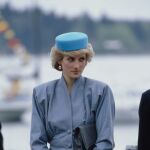 Lady Di con 'pillbox hat' en una imagen de archivo.