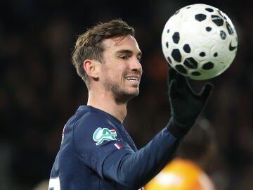 PARIS (France), 12/01/2026.- Fabian Ruiz of Paris Saint Germain holds the ball during the Coupe de France soccer match between Paris Saint Germain PSG and Paris FC in Paris, France, 12 January 2026. (Francia) EFE/EPA/CHRISTOPHE PETIT TESSON 