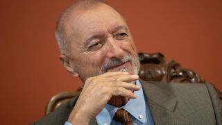 AM.Arturo Pérez-Reverte acusa a la RAE de Muñoz Machado de doblegarse ante la presión externa: "Talibanes del todo vale"
