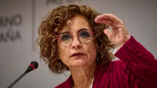 La vicepresidenta y ministra de Hacienda, María Jesús Montero, durante la rueda de prensa que ha ofrecido este viernes en Madrid para presentar la propuesta del nuevo modelo de financiación autonómica. La vicepresidenta y ministra de Hacienda, María Jesús Montero, durante la rueda de prensa que ha ofrecido este viernes en Madrid para presentar la propuesta del nuevo modelo de financiación autonómica.