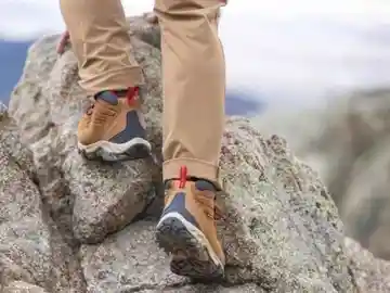 Un resbalón tonto puede arruinarte el invierno: las botas de Columbia que muchos están eligiendo para caminar con seguridad cuando el suelo está mojado Columbia Newton Ridge