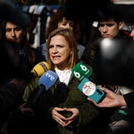 La secretaria general del PSPV-PSOE en València, Pilar Bernabé, visita el mercadillo de la Saïdia