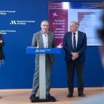 El presidente de la Diputaci&oacute;n de M&aacute;laga y de Turismo Costa del Sol, Francisco Salado, interviene junto a la diputada provincial y consejera delegada de Turismo Costa del Sol, Esperanza Gonz&aacute;lez, y el director general de la entidad, Antonio D&iacute;az