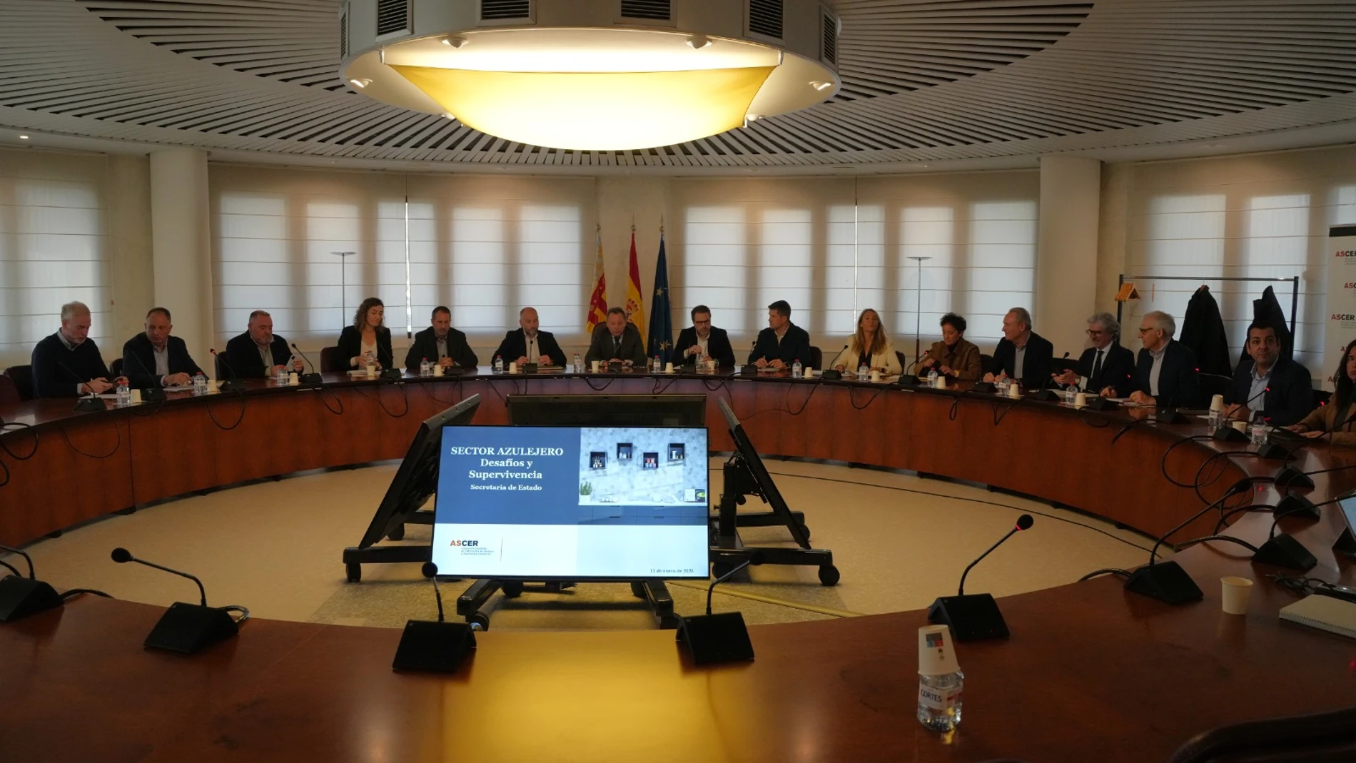 La Generalitat exige al Gobierno central que “deje de asfixiar energéticamente al sector cerámico de Castellón”