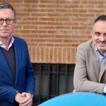 El secretario general de los populares madrile&ntilde;os, Alfonso Serrano, y el alcalde de M&oacute;stoles, Manuel Bautista