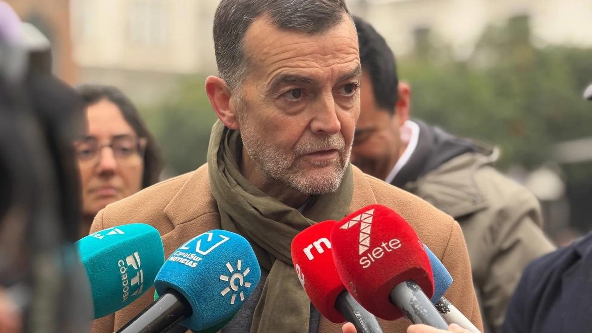 El coordinador federal de IU y candidato de Por Andalucía a la presidencia de la Junta, Antonio Maíllo, atiende a los medios en Córdoba. Adrià Riudavets / Europa Press 15/01/2026