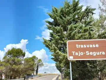 MURCIA.-Agua.- Rubira alerta de pérdidas de 870 millones de euros si el recorte al Tajo-Segura llega al 50% MURCIA.-Agua.- Rubira alerta de pérdidas de 870 millones de euros si el recorte al Tajo-Segura llega al 50%