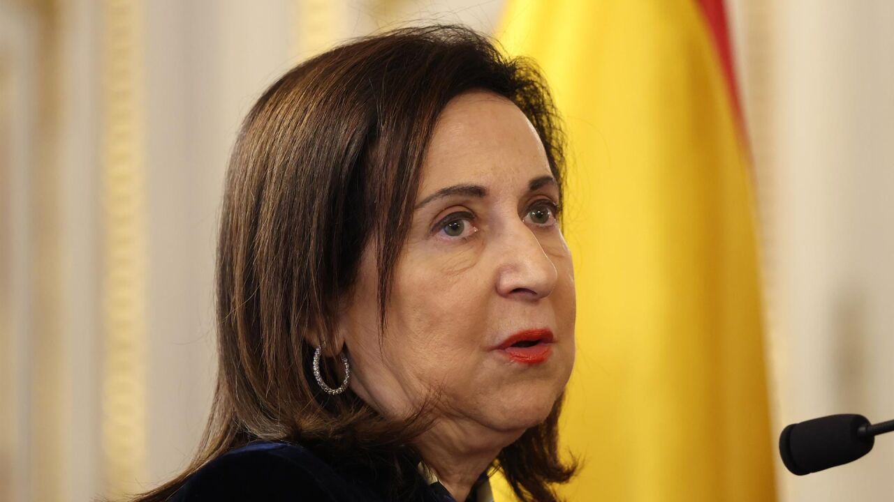ロブレス氏はスペインがグリーンランドでの監視任務に参加している可能性を排除しないが、警戒を呼び掛ける