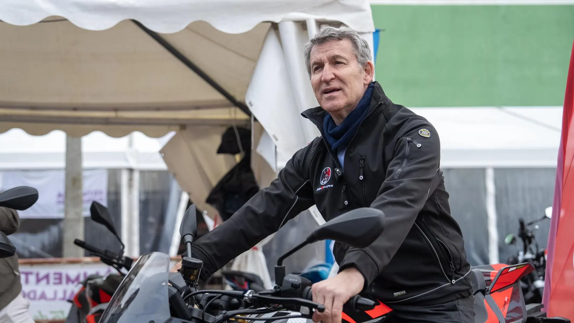 Alberto Núñez Feijóo, este viernes en la concentración motera celebrada en Tordesillas