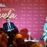 El presidente de la Diputaci&oacute;n (i), junto al vicepresidente de Prodetur, en el acto de presentaci&oacute;n de la oferta de la provincia en Fitur, celebrado en Las Setas de la Encarnaci&oacute;n.