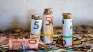 Estos son los movimientos de efectivo vigilados por Hacienda y castigados con hasta 150.000 euros de multa